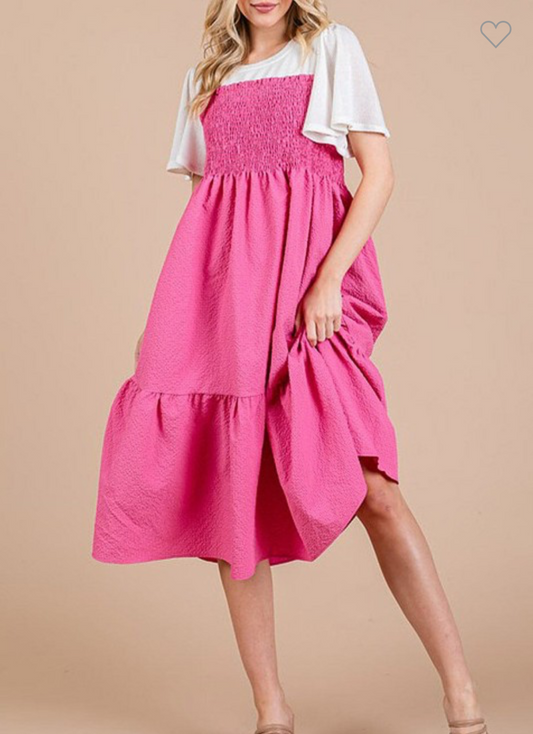 Vestido Midi "Pink Blossom" con Top Smock y Falda Escalonada.