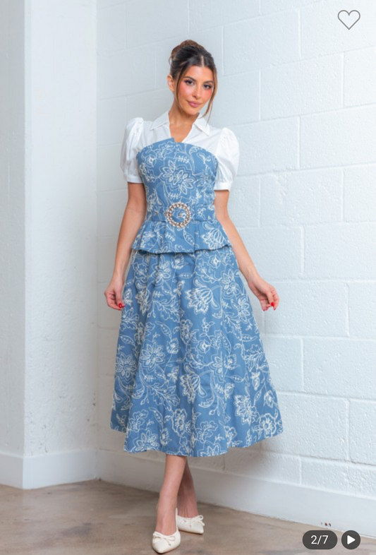Vestido Midi Bordado con Cintura Entallada y Cinturón Ajustable - Blue Multi